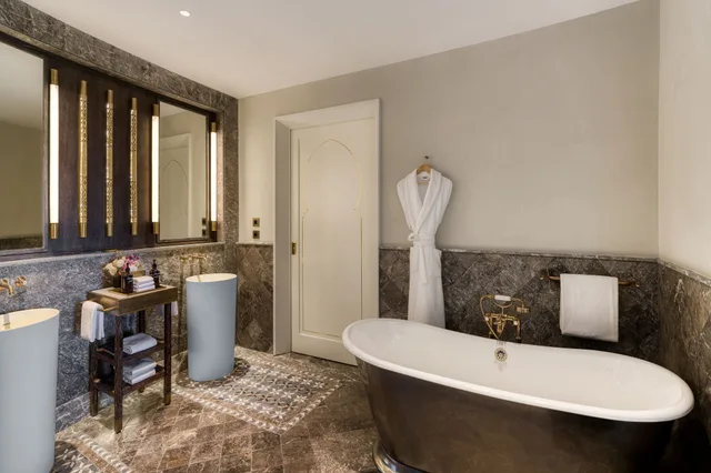 جناح جونيور بسرير مزدوج، Fairmont Tazi Palace Tangier 2/2