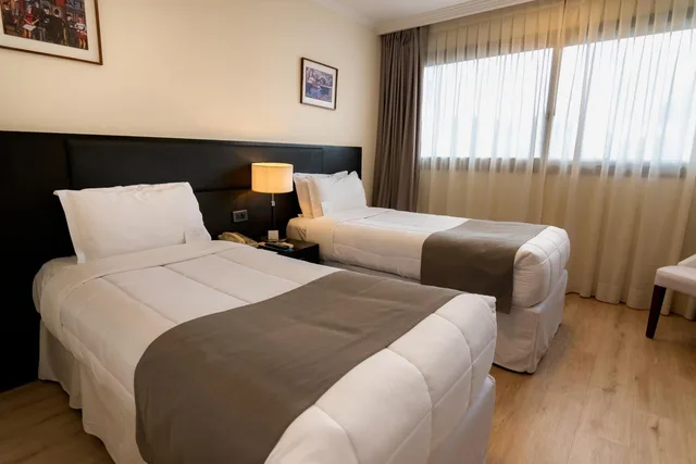 غرفة بسريرين منفصلين لذوي الإعاقة، After Hotel Montevideo 1/2