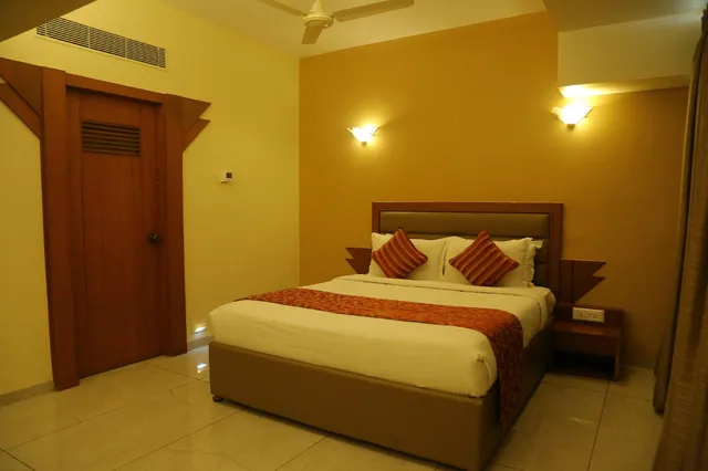 جناح، Oyo 8169 Hotel Salem Castle 1/2