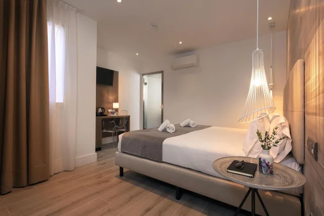 غرفة سوبيريور بسريرين منفصلين، Oasis Hotel 1/3