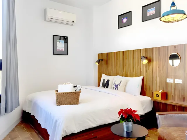 غرفة بسرير مزدوج بإطلالة على الجبل بشرفة، Minimi Inn - Sailrock Beach House 1/2