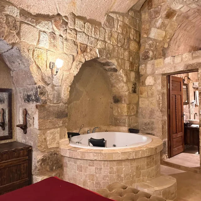 Deluxe, Double Bed, Under Cave Hotel 10/10