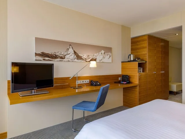 غرفة عائلية بسريرين كوين، Movenpick Hotel Geneva 1/6