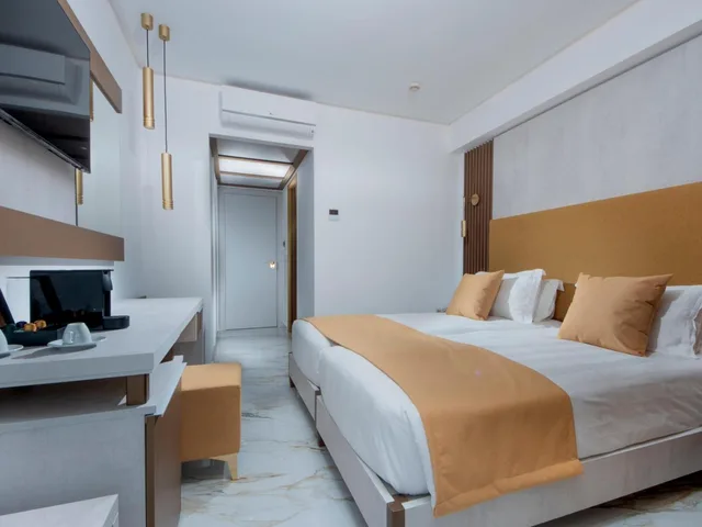 غرفة بسرير مزدوج أو سريرين منفصلين بإطلالة على المدينة، Rhodos Horizon Boutique - Adults Only 6/10