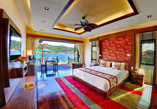 Ocean Villa, King Bed، Gayana Marine Resort 2/4