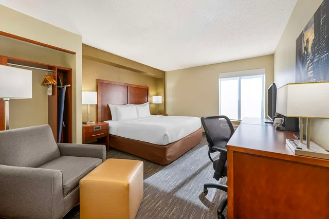 غرفة بسرير كينج، Best Western Chicago Downers Grove 2/3