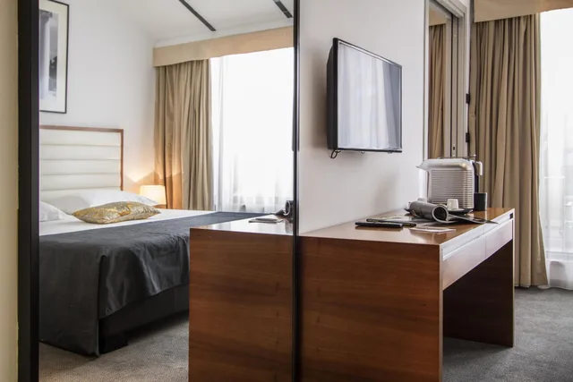 Vip, Suite، Atrium Hotel 6/10
