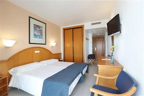 غرفة بسرير مزدوج أو سريرين منفصلين بإطلالة على البحر بشرفة، Poseidon Playa Hotel 2/6