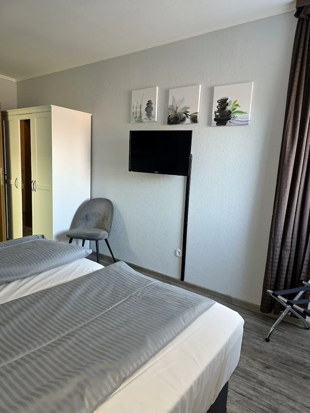 Basic, Twin Beds, Lieth Hotel Grünreich 9/10