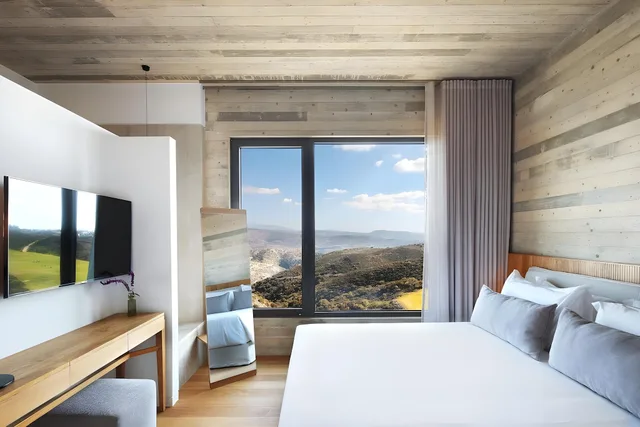 جناح سوبيريور، Minthis Resort 1/2