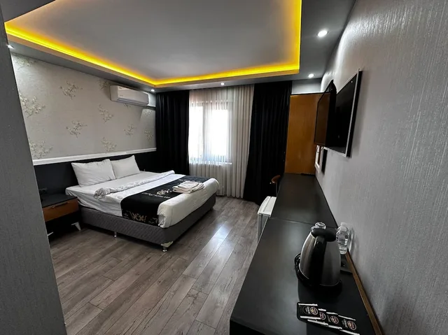 غرفة بسرير كوين، Comfort Suites Hotel 2/4
