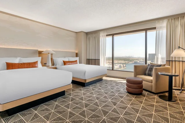 غرفة بريميير رباعية، Omni Las Colinas Hotel 1/7
