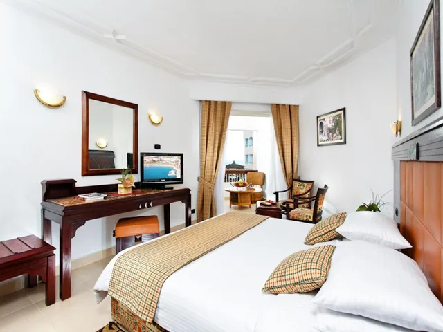 غرفة بسرير مزدوج بإطلالة على المسبح، Beach Albatros Resort - Hurghada 1/1