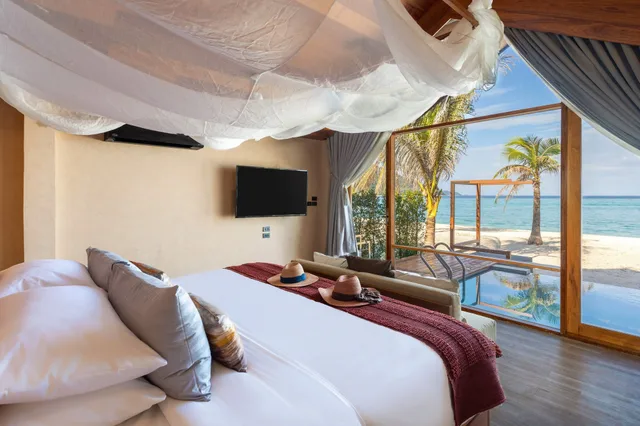 Pool, Sun, Villa, King Bed, Beach Front، Irene Pool Villa Koh Lipe 1/6