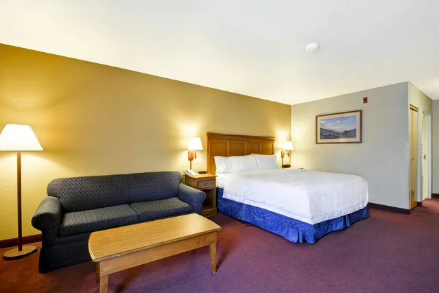 Study, King Bed, Sofa، Hampton Inn Bozeman Mt 3/4
