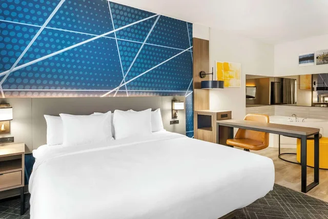 جناح بسرير كينج، Comfort Suites Elgin Northwest 4/8
