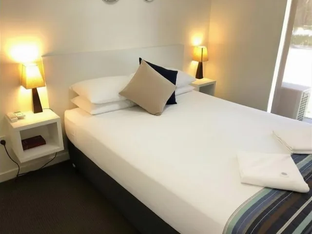 غرفة ديلوكس بسرير كوين، YAMBA MOTOR INN 1/5