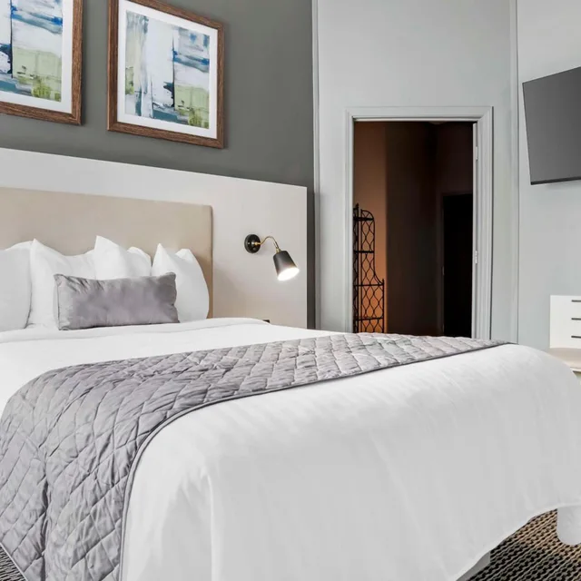 شقة تنفيذية بغرفة نوم واحدة مع أريكة، Best Western Plus Two Rivers Hotel & Suites 1/5