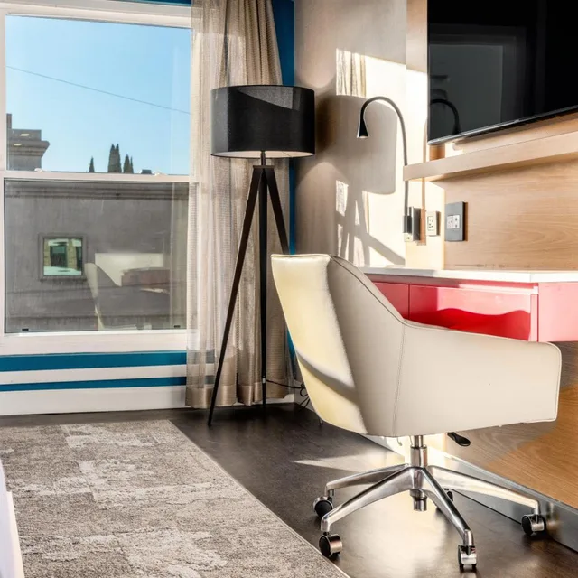غرفة قياسية بسريرين كوين بإطلالة على المدينة، Century Park Hotel 7/7