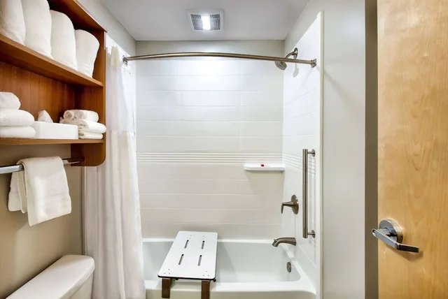 غرفة بسريرين كوين لذوي الإعاقة، Microtel Inn and Suites by Wyndham Farmington 4/4