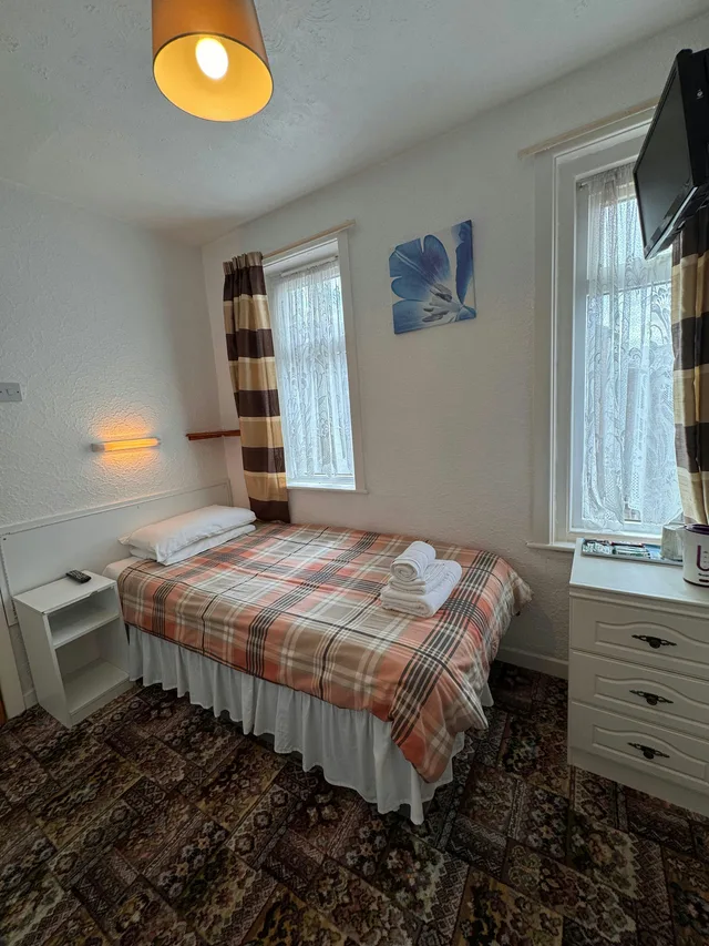 Standard Single Room, RideSide Hotel, next to Pleasure Beach Blackpool 3/7