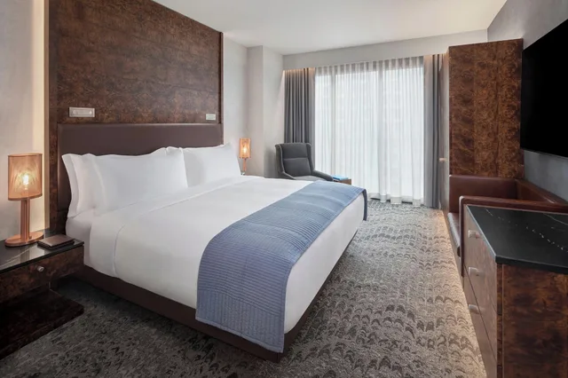 1 Bedroom, Deluxe, Suite, The Joseph A Luxury Collection Hotel Nashville 1/2