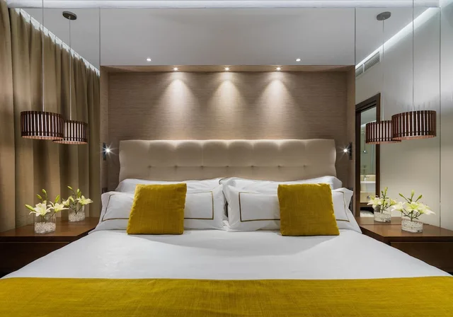 Senior, Suite, Single, King Bed، Gf Victoria 2/4