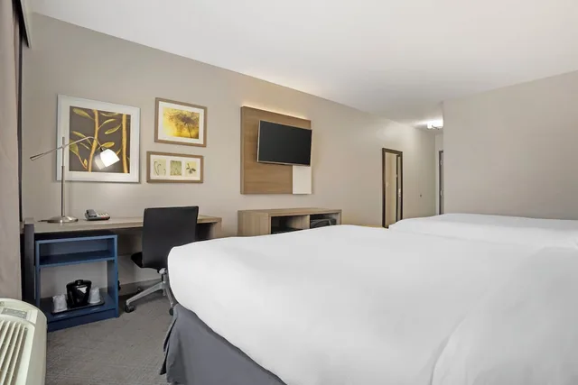 غرفة بسريرين كوين لذوي الإعاقة، Comfort Inn & Suites Slidell - New Orleans Area 3/6