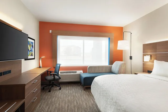 غرفة قياسية بسرير كينج لذوي الإعاقة، Holiday Inn Express Suites Beaver Dam 1/4