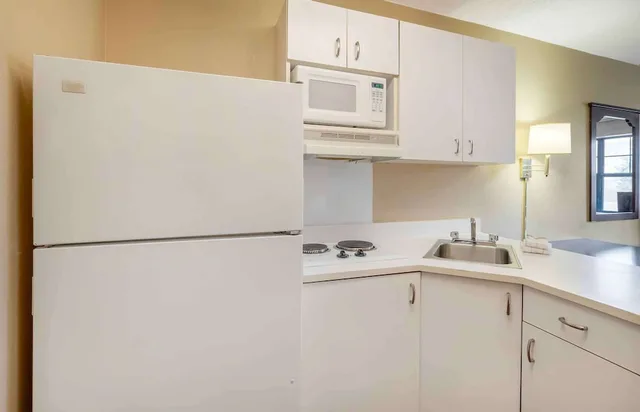 Studio, Queen Bed, Extended Stay America Chicago- Woodfield Mall-Convention Ctr 5/5