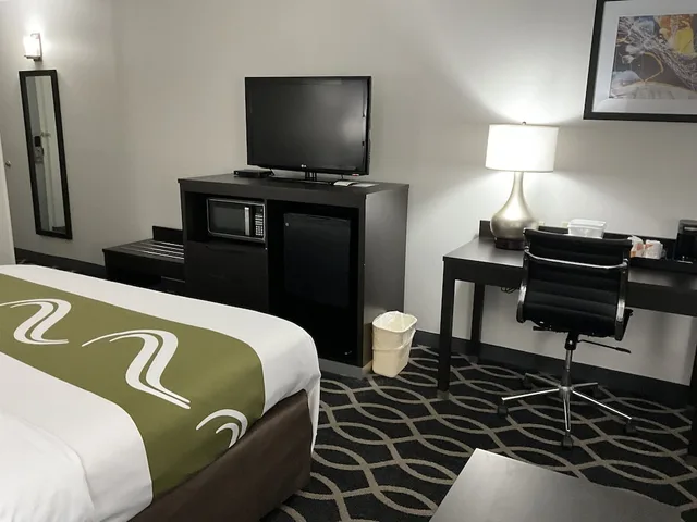 غرفة قياسية بسرير كينج، Quality Inn Jacksonville near Little Rock Air Force Base 4/8