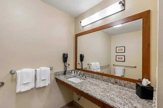 جناح بسرير كينج، Comfort Inn & Suites Rocklin - Roseville 7/7