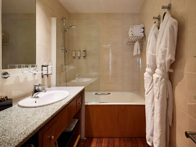 جناح بريستيج بسرير مزدوج أو سريرين منفصلين بإطلالة على البحر بشرفة، Sofitel Biarritz Le Miramar Thalassa Sea & Spa 4/5