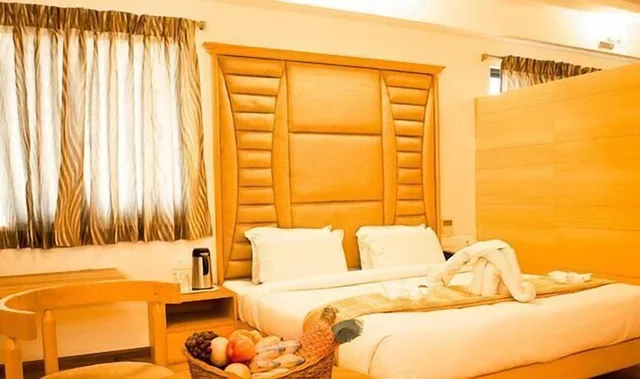 جناح، HOTEL RAJADHANE 4/8