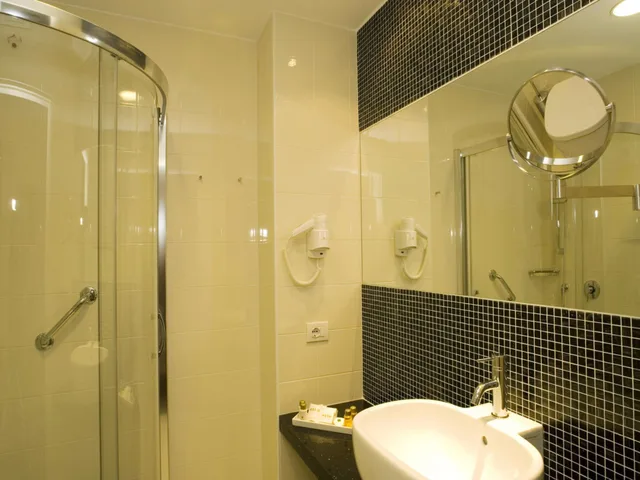 Quality, Triple, 1 Double and 1 Single Bed، Quality Hotel Michelino Bologna Fiera 9/10
