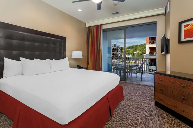 غرفة ديلوكس بسرير مزدوج، Hilton Promenade At Branson Landing 1/3