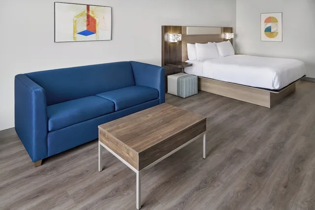 جناح بسرير كينج مع أريكة، Holiday Inn Express Hotel And Suites Odessa 6/9