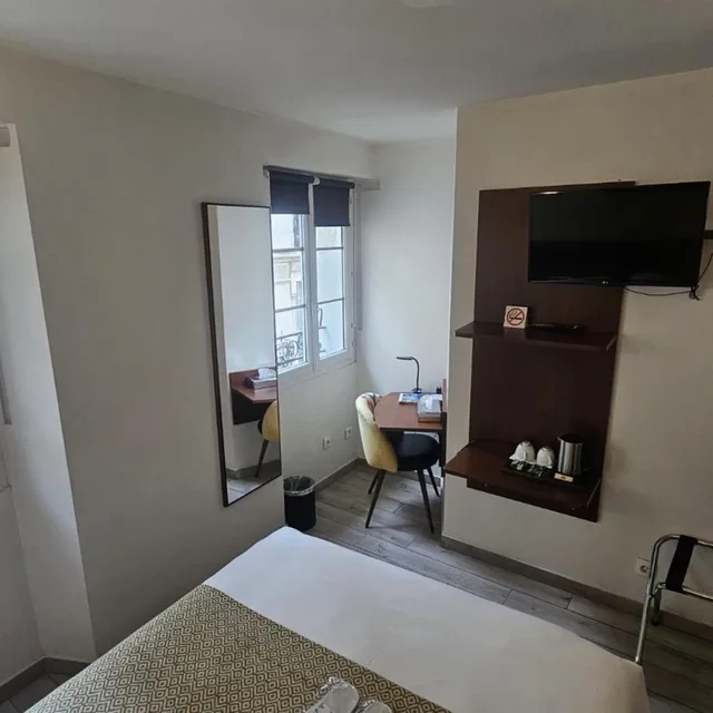 غرفة كبيرة بسرير مزدوج، Massilia Hotel 6/10