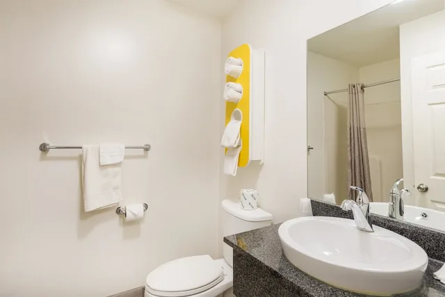 غرفة ديلوكس بسرير كينج للمدخنين لذوي الإعاقة، Motel6 Greenville, SC 8/10