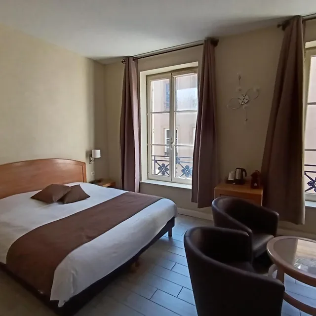غرفة سوبيريور بسرير مزدوج أو سريرين منفصلين، Hotel Du Theatre 3/10