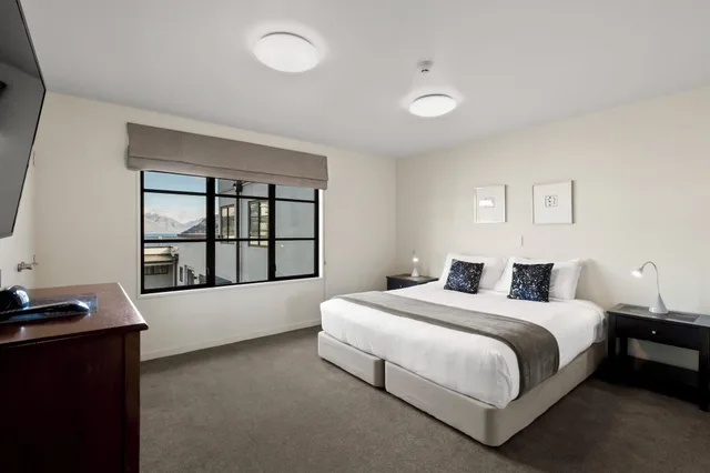 غرفة بشرفة بغرفتي نوم، The Glebe Apartments 1/3