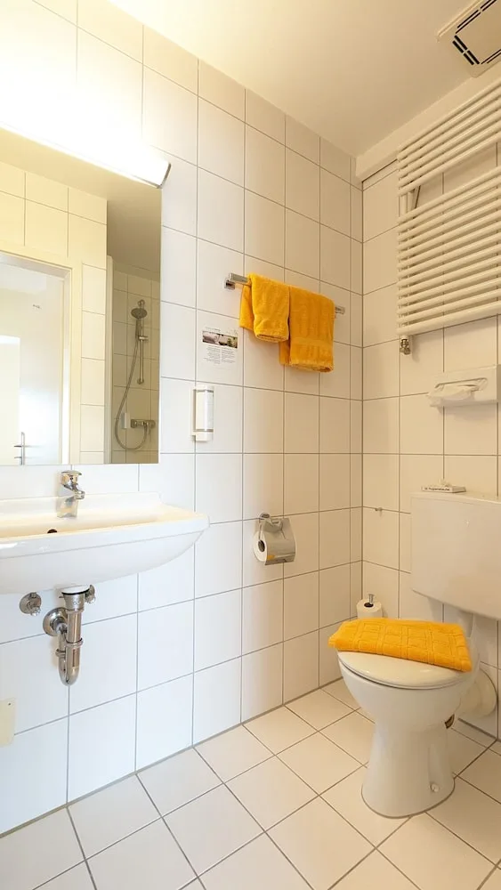 غرفة بسريرين منفصلين، Ambient Hotel Am Europakanal 4/4