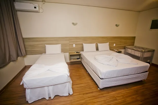 غرفة فاخرة ثلاثية بسرير مزدوج وسرير فردي، Dalle Hotel 1/4
