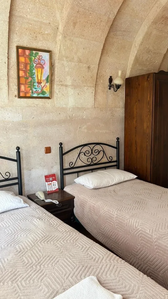 Arch, Twin Beds، Nature Park Cave Hotel 6/10
