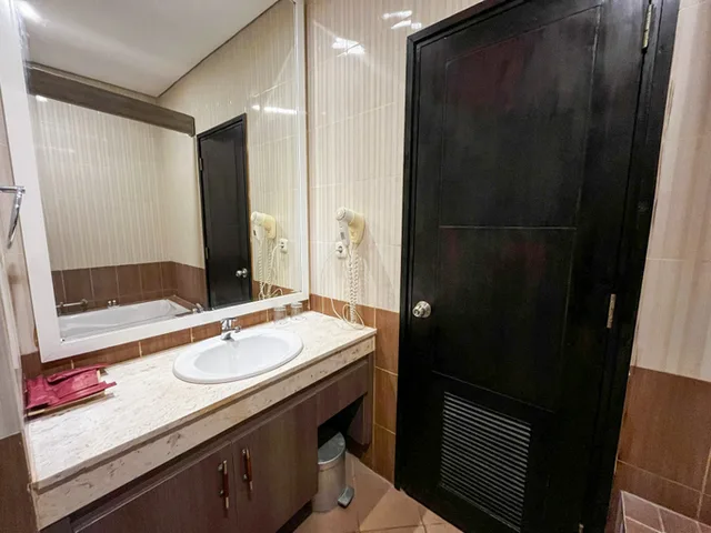 غرفة تنفيذية بسريرين منفصلين، Hotel Gran Surya 4/4