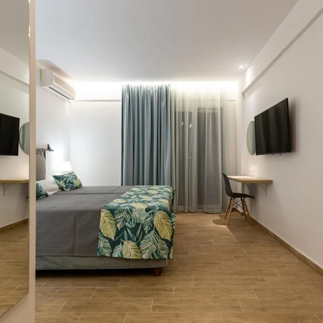 غرفة ديلوكس بسرير مزدوج أو سريرين منفصلين بإطلالة على الحديقة، Sirocco Hotel 7/10