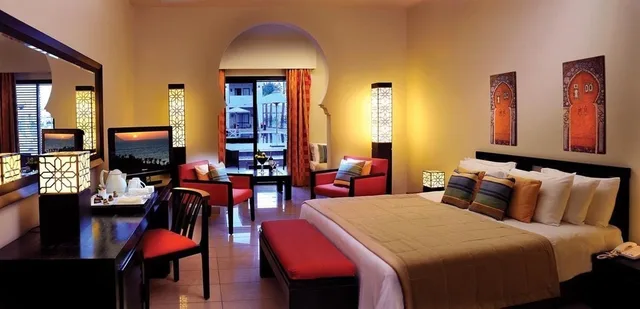 غرفة سوبيريور عائلية بسرير كينج وسريرين منفصلين بإطلالة على الحديقة، Sentido Reef Oasis Senses Resort 2/2