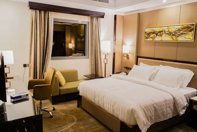 غرفة أساسية بسرير كينج، فندق الارتقاء(Al Ertiqaa Hotel Ex Continent Hotel Al Ertiqaa) 5/10