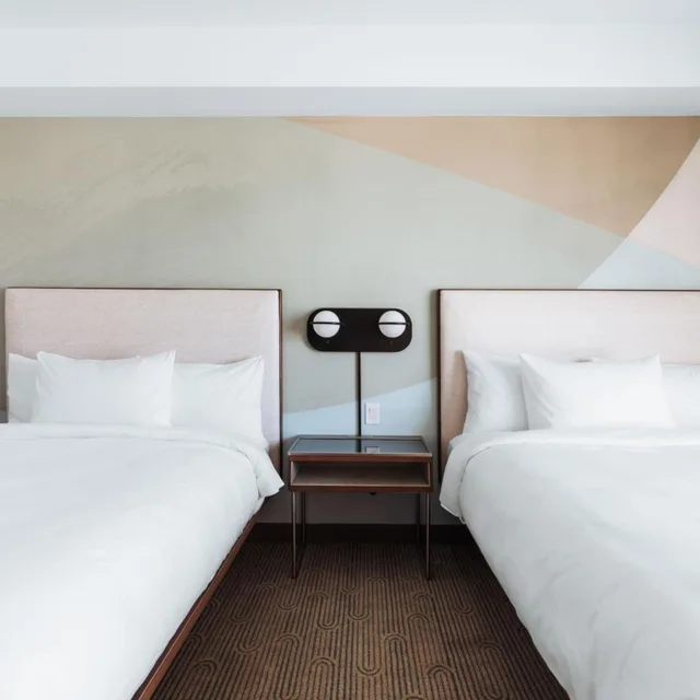 غرفة بسريرين كوين بإطلالة على المدينة، Courtyard by Marriott Santa Barbara Downtown 7/10