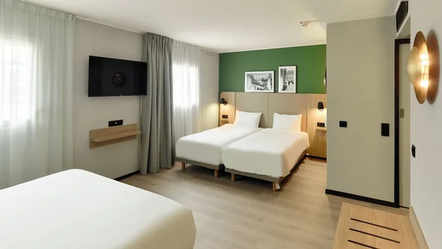 غرفة قياسية بسرير كوين مع أريكة، Campanile Paris Est Pantin 8/10